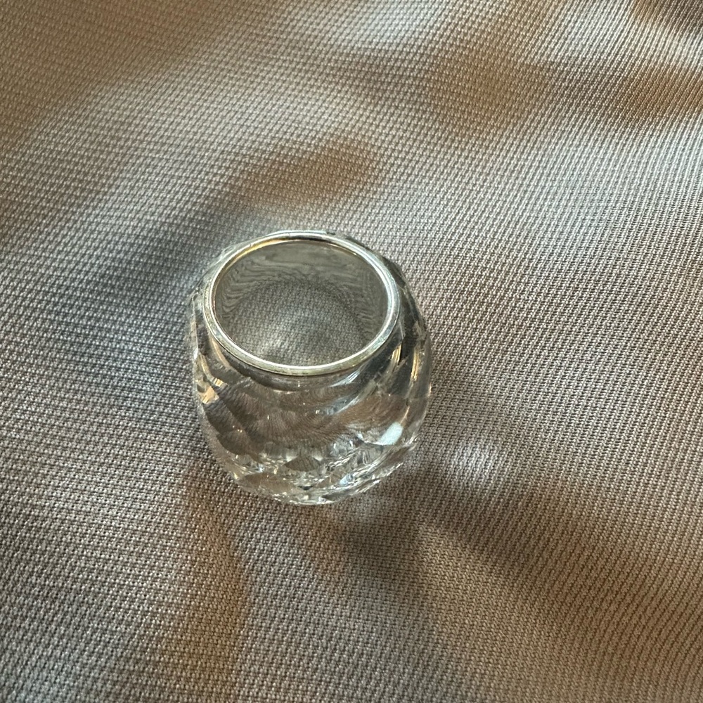 Swarovski crystal  ring size 7 in great condition